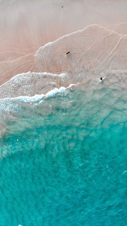 GoldCoast_carles-rabada-yKAgTzz7jWk-unsplash Gold Coast beach.jpg